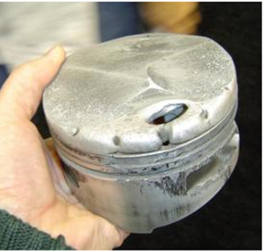 Đánh lửa sớm có thể đốt cháy thủng một lỗ xuyên qua đỉnh pit-tông
